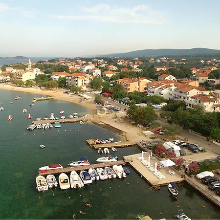 1 Bedroom Gorgeous In Turanj