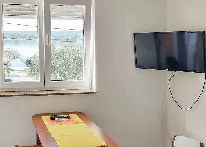Apartament 1 Bedroom Gorgeous In Turanj