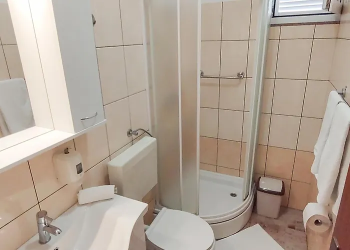 1 Bedroom Gorgeous In Turanj