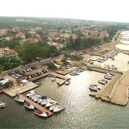 1 Bedroom Gorgeous In